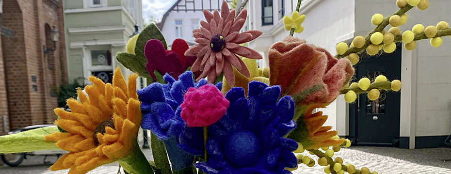 Blumen aus Stoff aus dem Weltladen